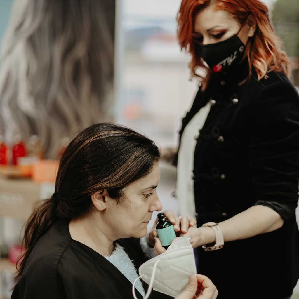 Tratamientos-capilares-peluqueria-tratamiento-personalizado-aromaterapia